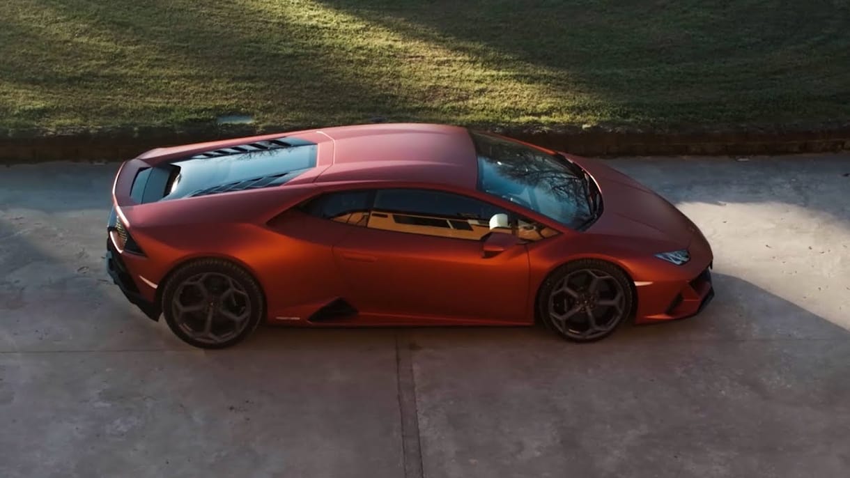 Idén sem maradhatott el a Lamborghini ünnepi videója