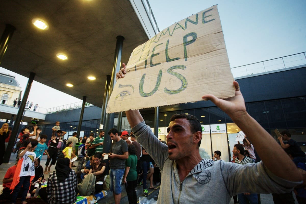 Fotók: így tüntettek a menekültek a Keleti pályaudvarnál