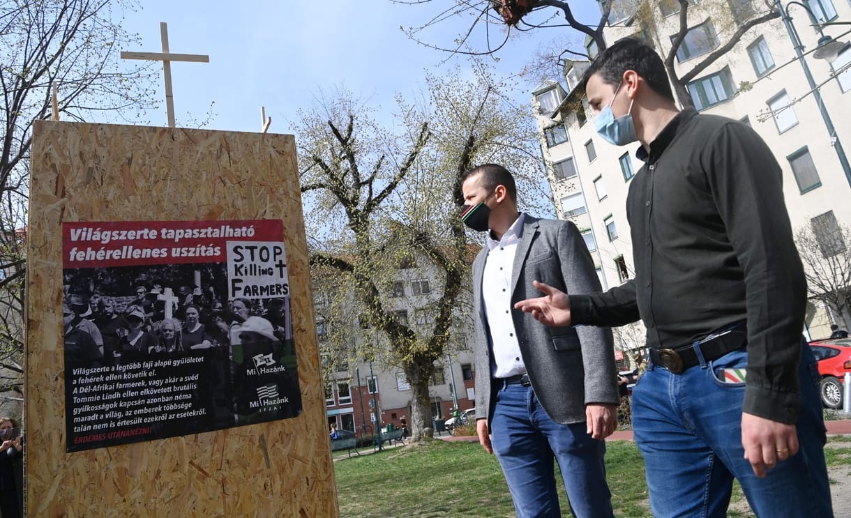 Amint felállították a Black Lives Matter-mozgalom szobrát, Toroczkaiék akcióba léptek