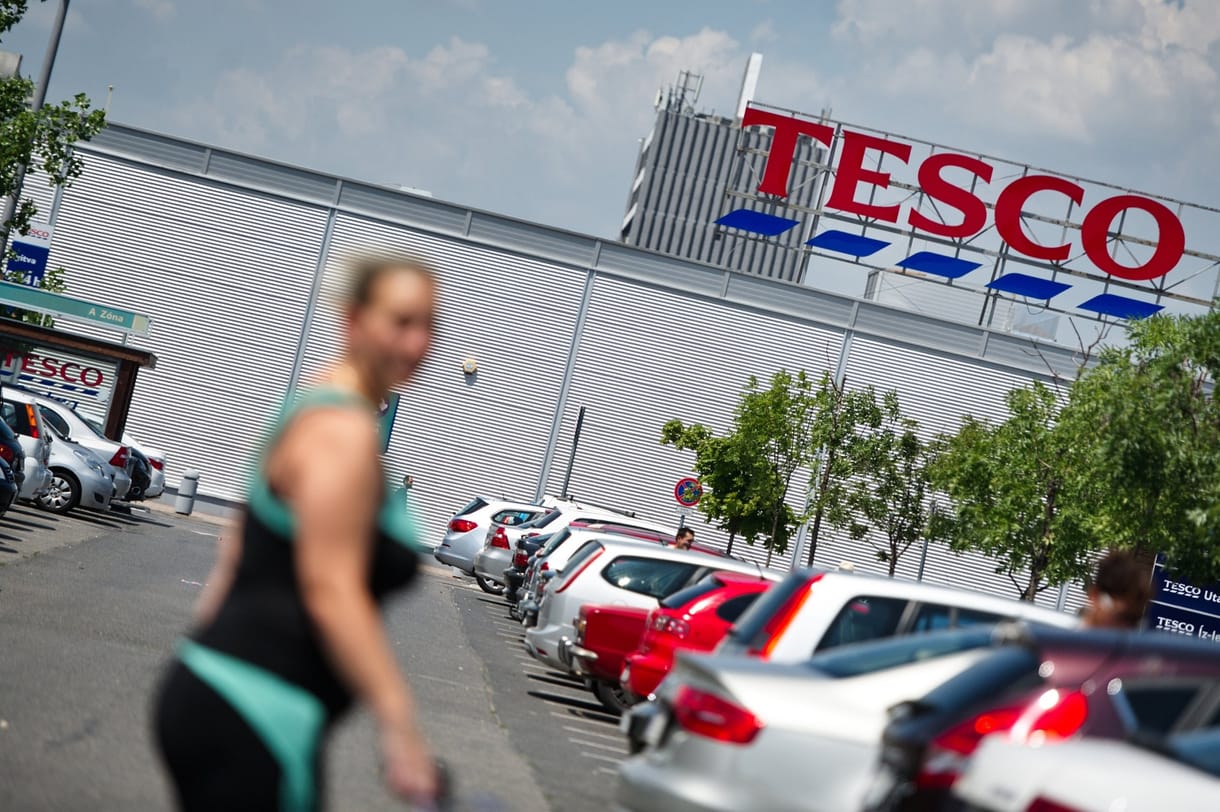 Megegyezett a Tesco a szakszervezetekkel, lesz béremelés