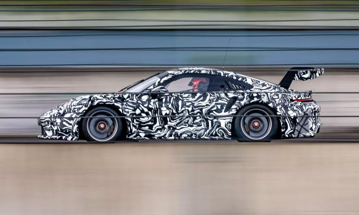 A Porsche tovább feszíti a húrt a legújabb kőkemény 911-essel