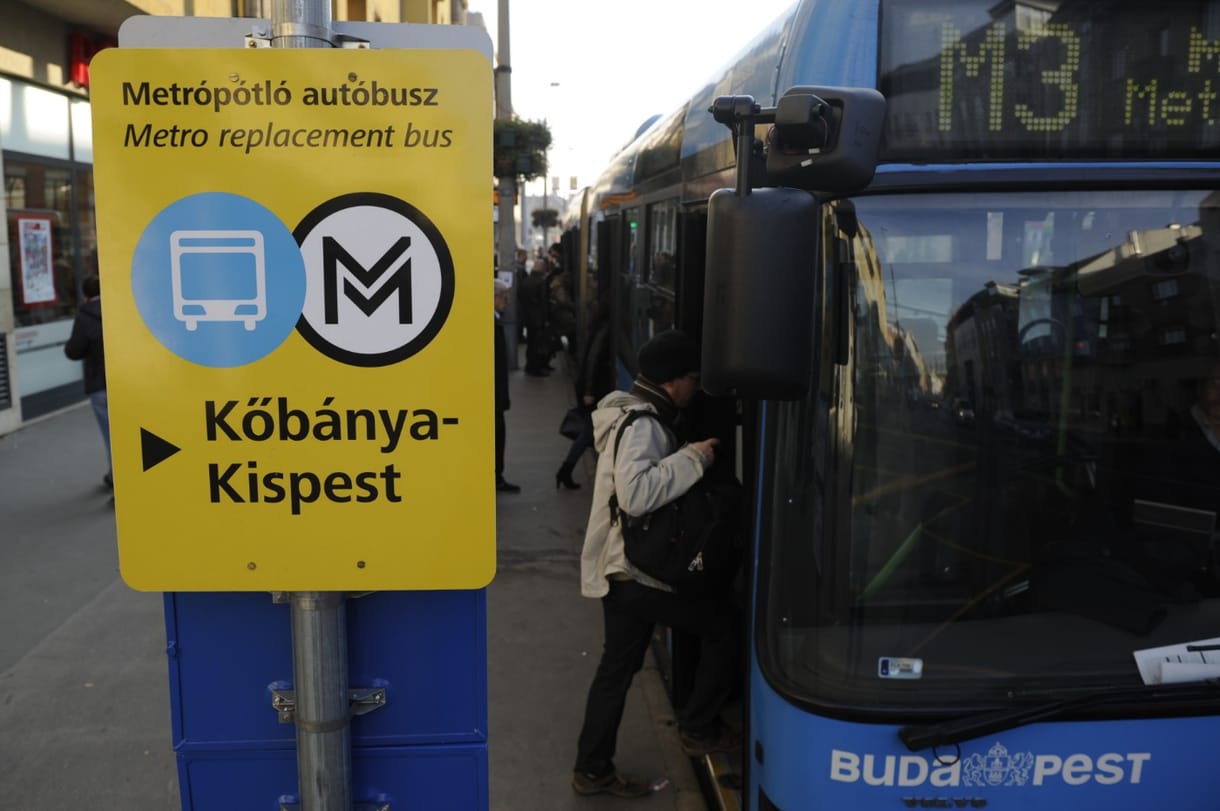 Eltűnt negyedmillió utas a 3-as metróról