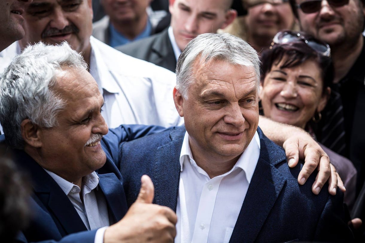 A Szabad Nép köszönti a bölcs vezetőt