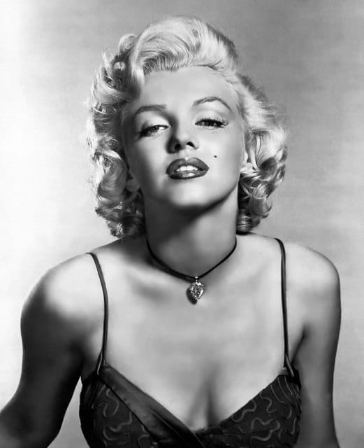 Tűzfalra került a Beatles és Marilyn Monroe 