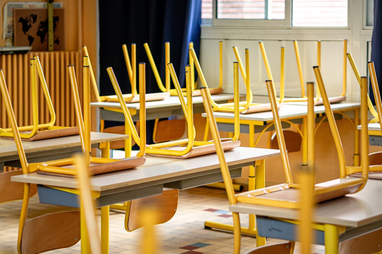 Kirúgták a tanítót, aki büntetésből levetkőztette a gyerekeket egy nyírmeggyesi iskolában