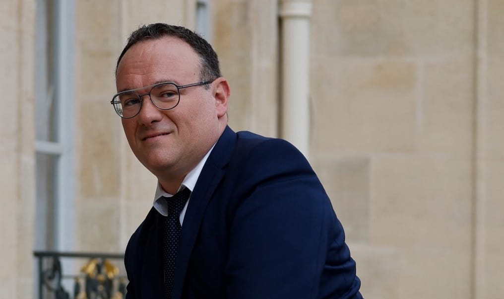 Két nő is nemi erőszakkal vádolja, mégis szolidaritási miniszter lett Franciaországban
