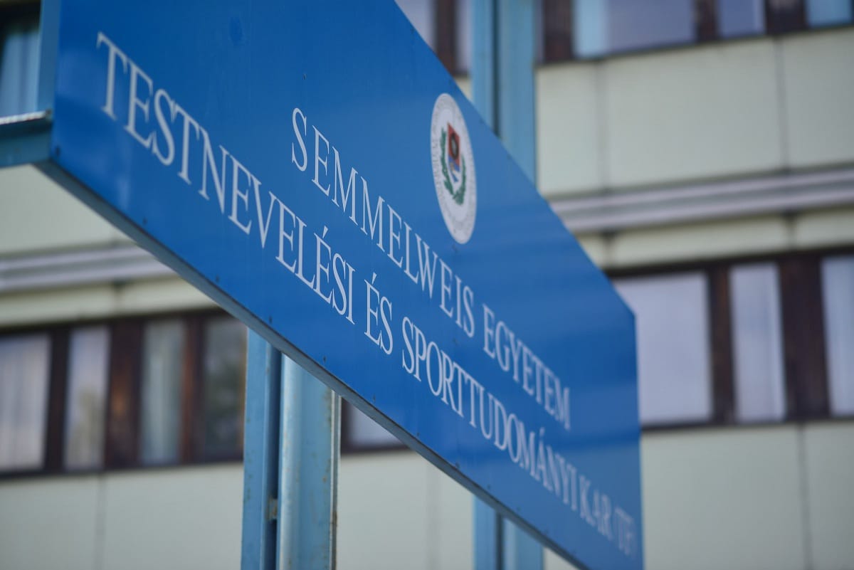 Rendőrök jelentek meg a TF-en