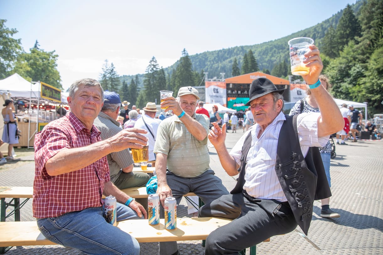 Tusványos: a világ Fidesz-fröccsel és anélkül