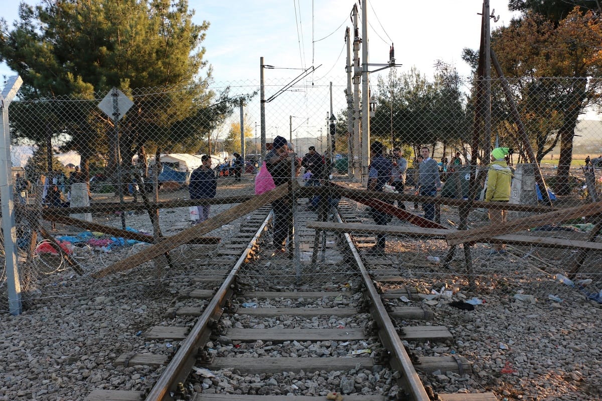 Agyonütött egy menekültet az áram a görög-macedón határon