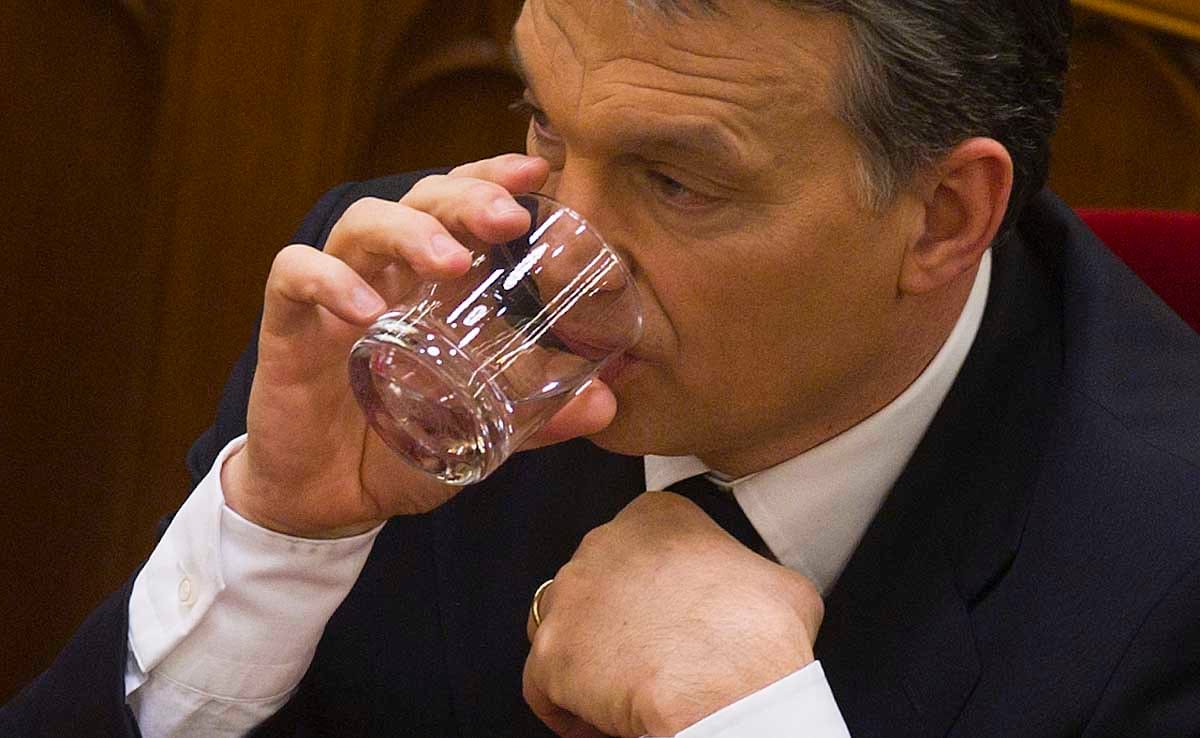 Az MSZP szerint 800 milliárdba került a kormány 