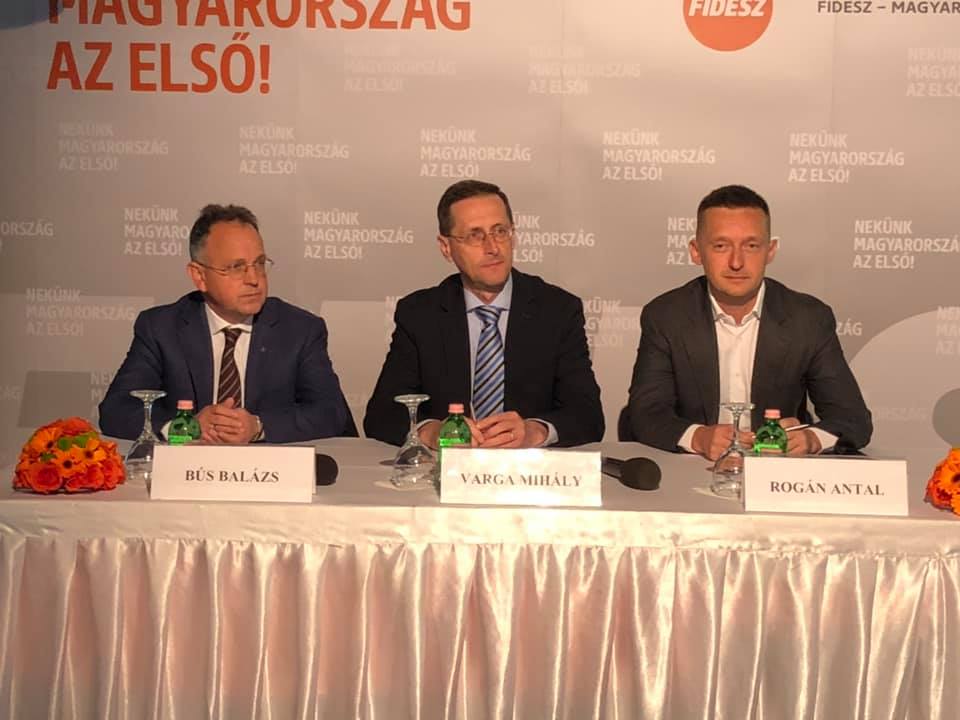 Rogán fórumát nem verte nagydobra a Fidesz
