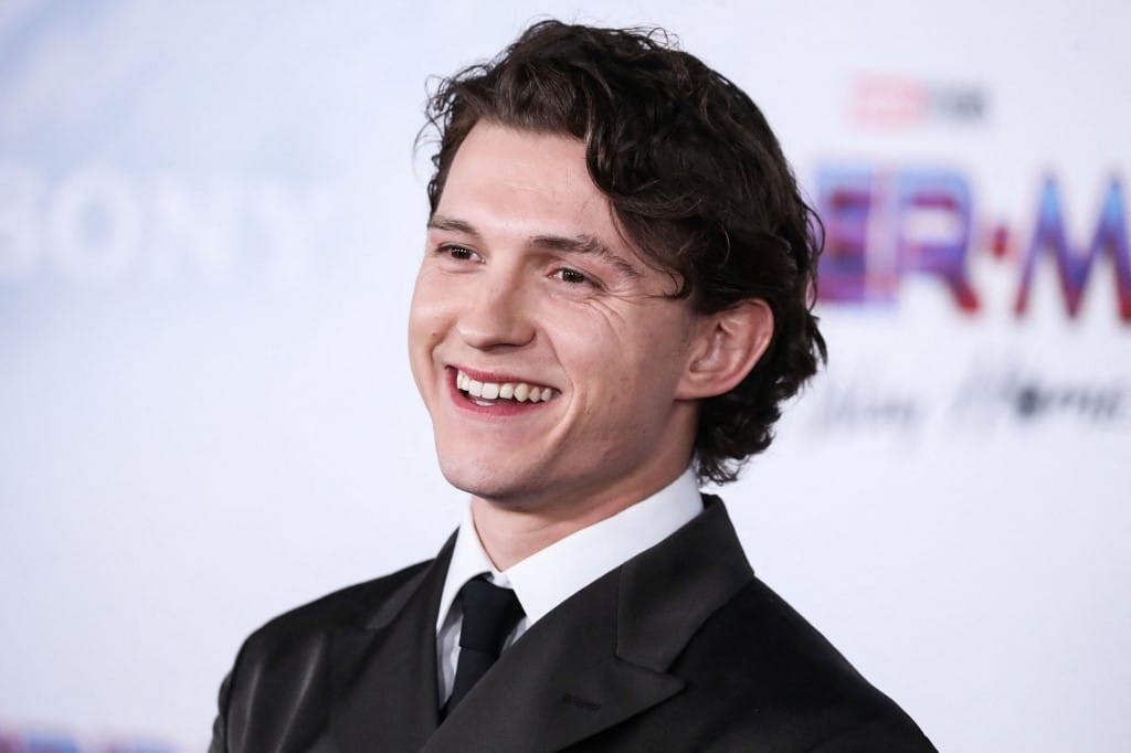 Tom Holland már ott tart a józanságban, hogy saját alkoholmentes sört dobott piacra 