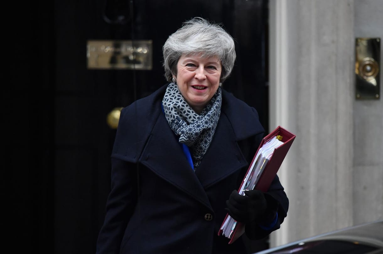 Theresa May új Brexit-javaslatokkal megy Brüsszelbe