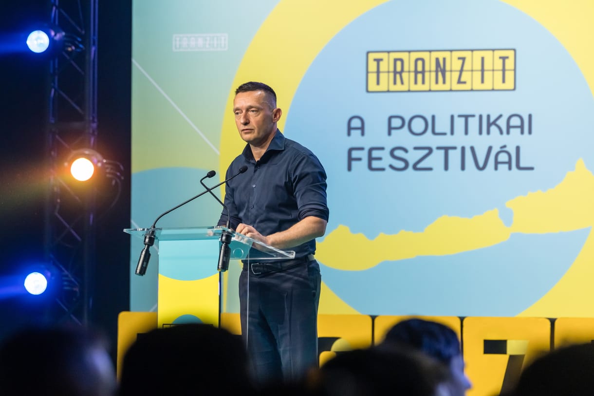 Dupla családi adókedvezménnyel, szakmunkáshitellel kecsegtetett Rogán Antal a választási évre Tihanyban