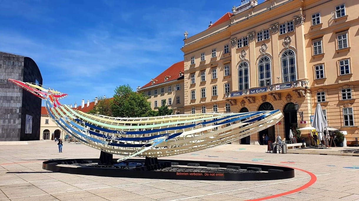 Öttonnás acélbálna vetődött partra Bécsben