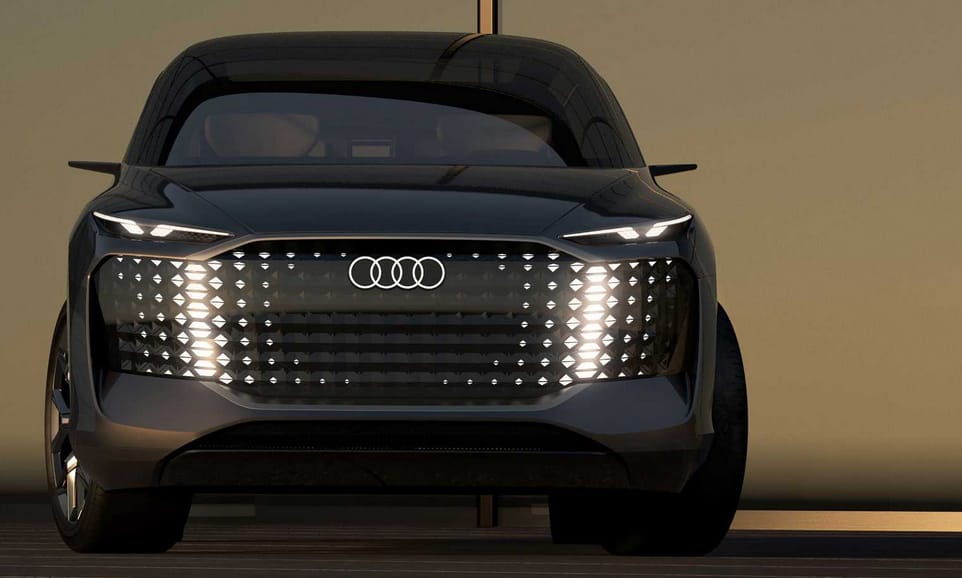 Gigantikus önvezető luxusautóval rukkolt elő az Audi