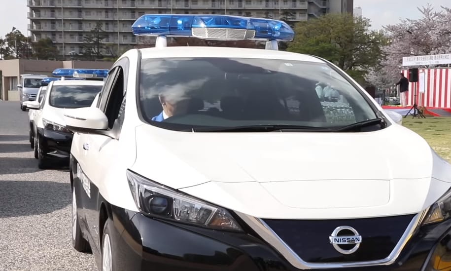 Csendben lopakodó rendőrautók: támad a kék villogós villanyautó-flotta
