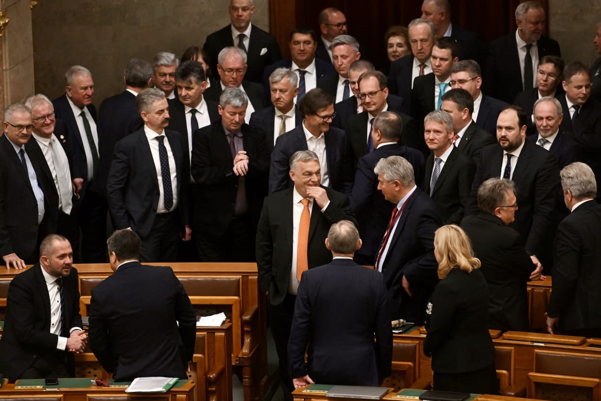 Fülke: Így fordul ellentámadásba a kormány a kegyelembotrányból