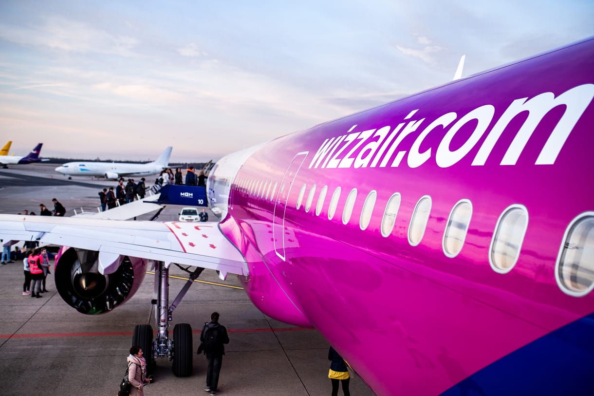 Nem engedi felszállni a Wizz Air a gépét, amelyen egy koronavírusos beteg utazott