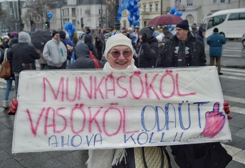 Parragh szerint előkészítetlen a túlóratörvény, Garancsiék nem használják. De akkor ki kérte?