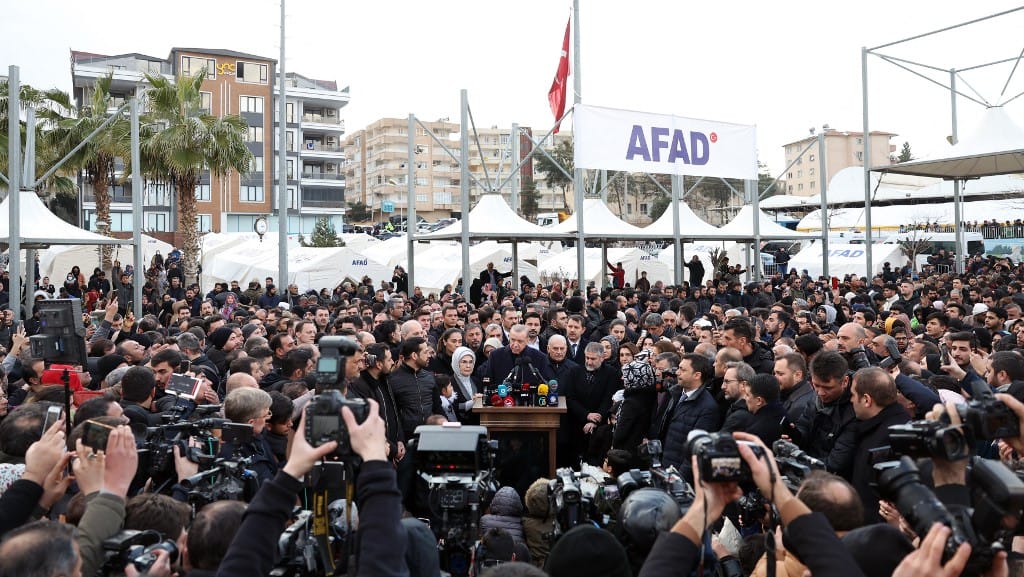 Erdogan: Nincsenek szavak a földrengés miatt érzett fájdalmunkra