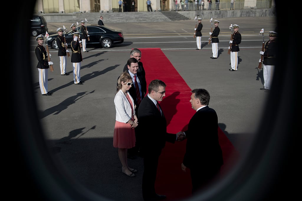 Orbánnak grúz útlevelet állítottak ki