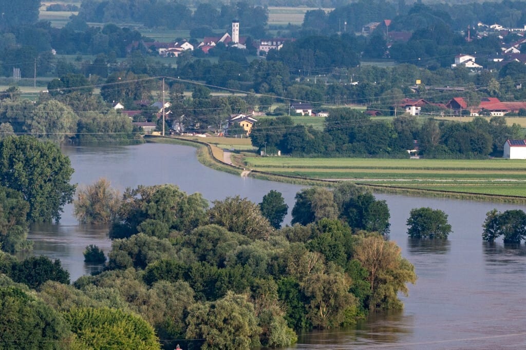62 órát töltött egy fán egy nő a Duna áradása miatt Németországban