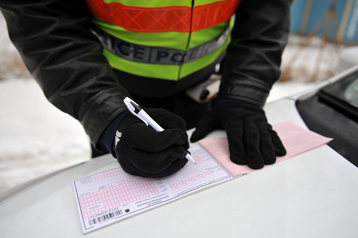 Felfüggesztett börtönt kaptak a rendőröket megvesztegető sofőrök