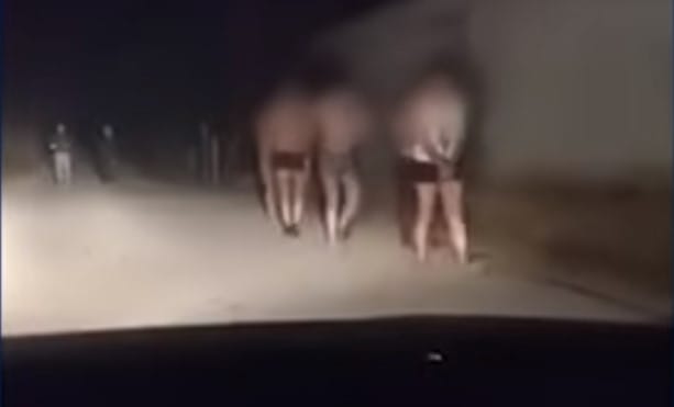 Ruháiktól megfosztott emberek a fagyban – aggasztó videó készült a szerb határon