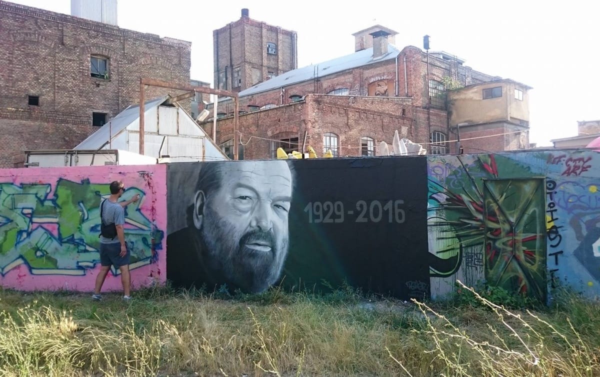 Fotó: A Filatorigát graffitisei Bud Spencerre emlékeznek
