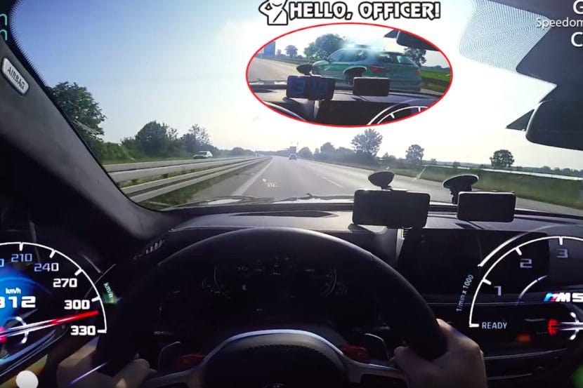 Talán fel sem fogta a rendőr, amikor 310-zel elzúztak mellette – videó