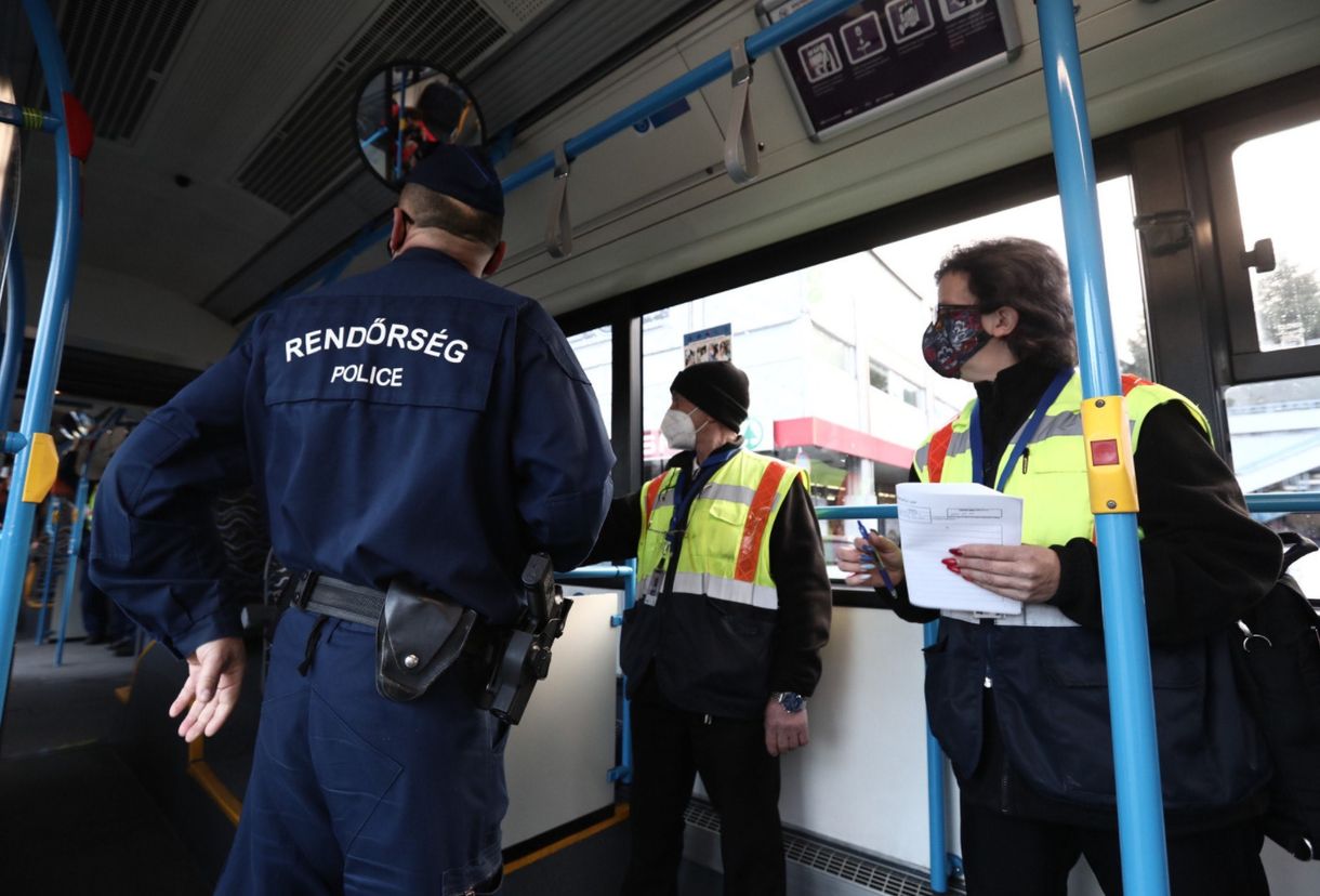 Megszállnak két budapesti buszjáratot a rendőrök