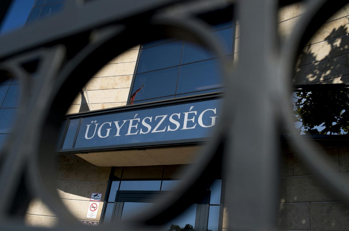 Jelzett az OLAF a magyar ügyészségnek, vádat emeltek két alapítvány kurátora ellen