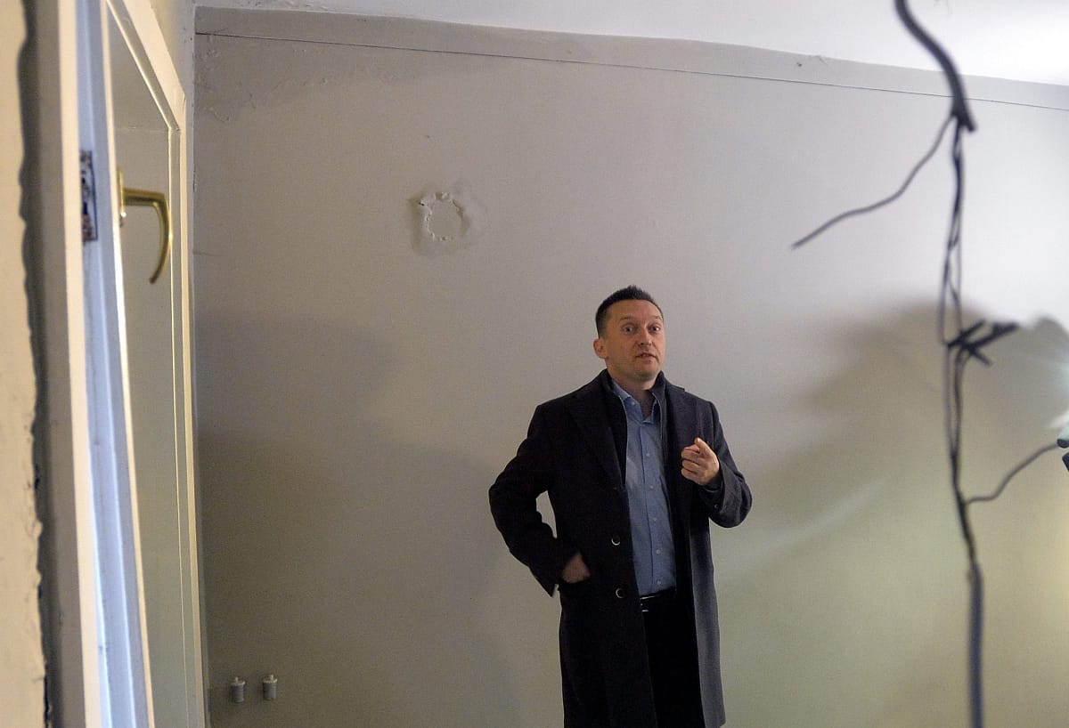 Juhász Rogánnak: Mutasd meg, hogy férfi vagy!