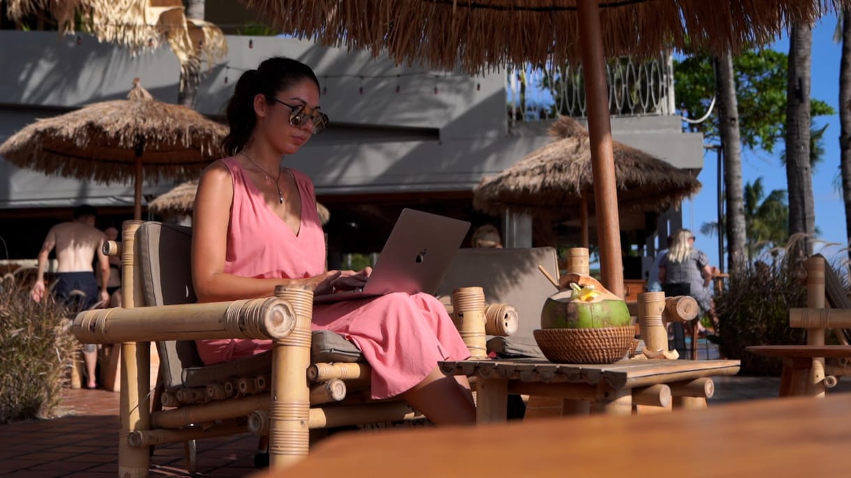 Laptop, bankkártya és fürdőruha – ilyen az élet digitális nomádként Balin