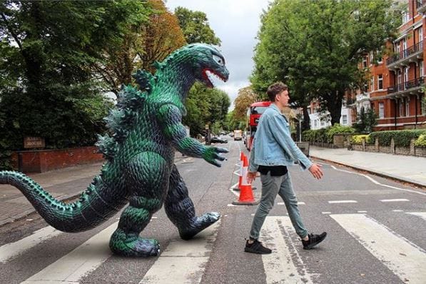 Világ körüli godzillás kamuképekkel is lehet rajongókat gyűjteni