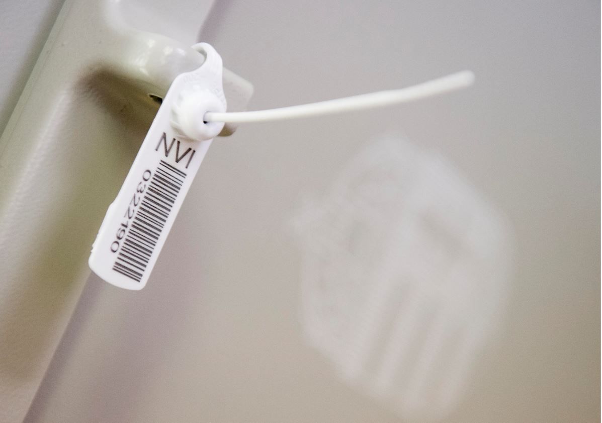 Hiába vezet az ellenzék a közvélemény-kutatások szerint, így is fideszes parlamenti többséget hozhatna egy választás