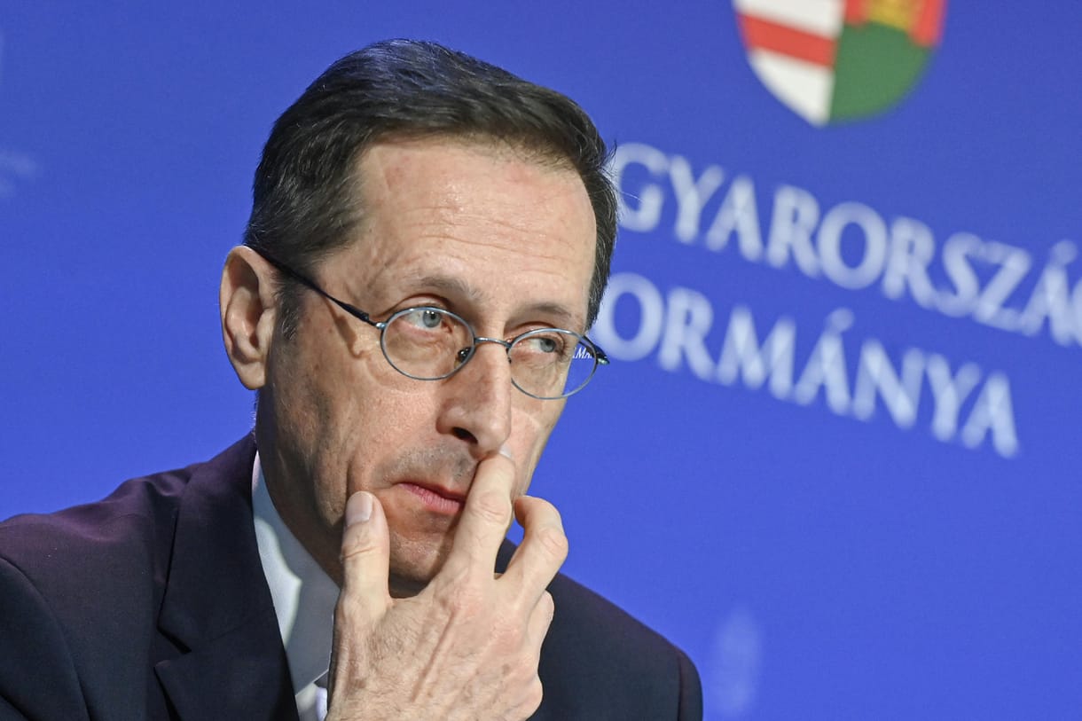 Ismét százmilliárdokat csoportosított át a kormány a költségvetésben