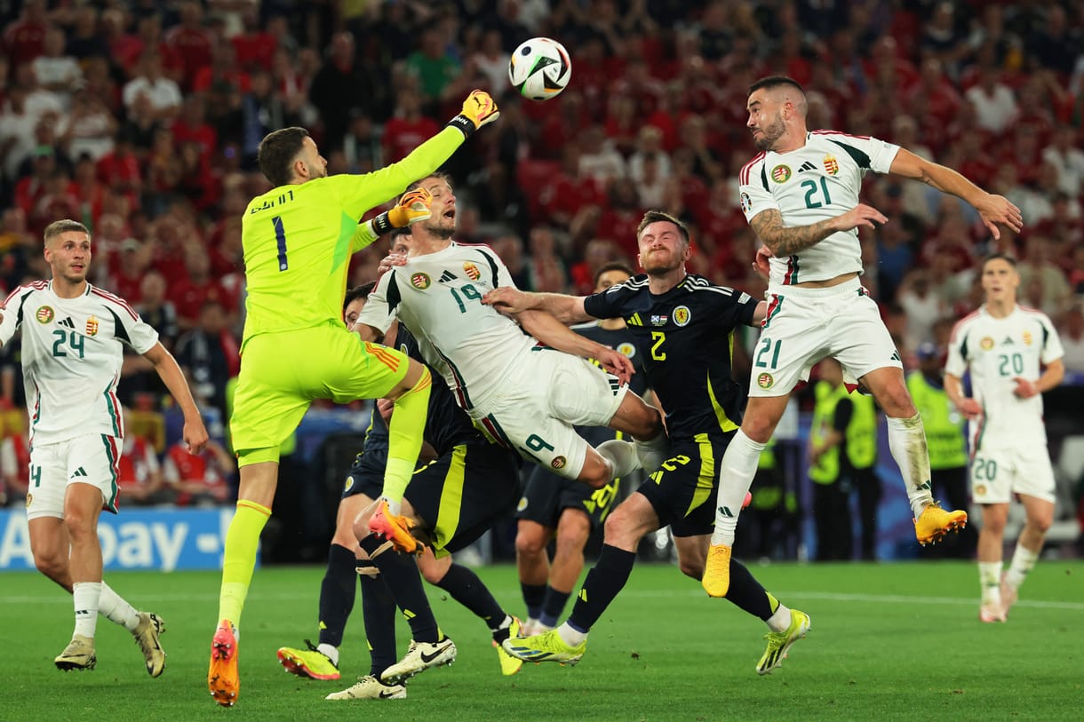 UEFA: Gyorsan és szabályosan jöttek az orvosok és a mentősök Varga sérülésénél