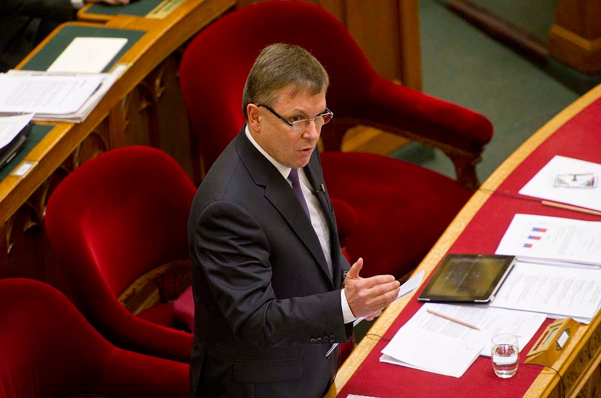 Háromoldalú érdekegyeztető fórumot kap a versenyszféra
