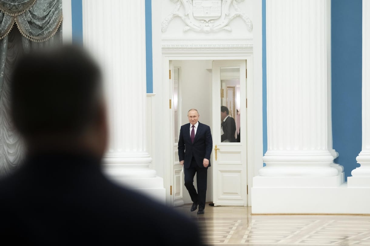 Az orosz milliárdosoknak is kulcsfontosságú, hogy Magyarország legyen Putyin trójai falova
