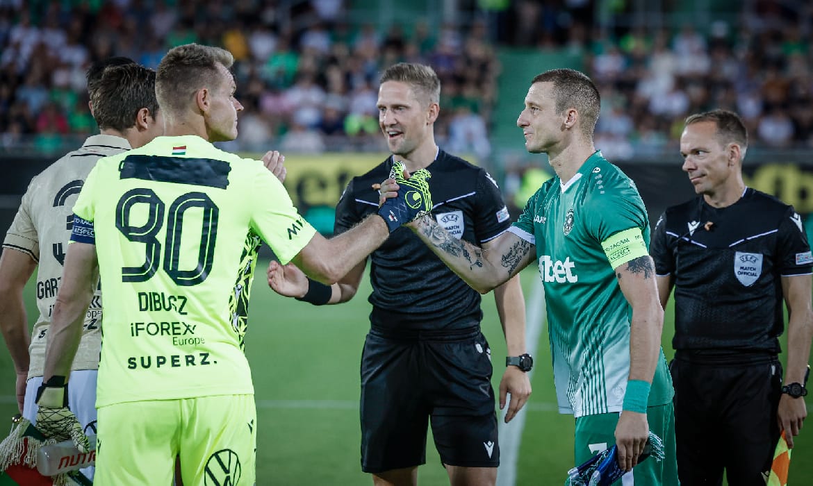Leragasztott mezzel védett Dibusz Dénes a BL-ben, kiderült, hogy miért