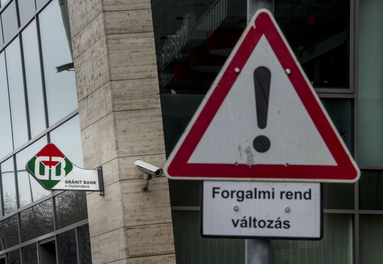 A hitelhegyektől nem látni, mit akar kezdeni Tiborcz István a Gránit Bankkal