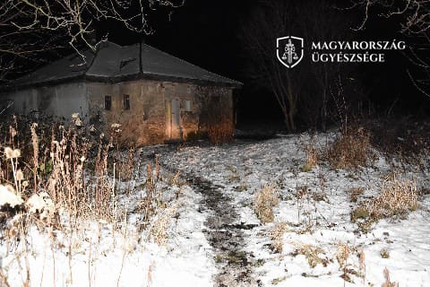 Pár ezer forintért tartott fogva és bántalmazott súlyosan három hajléktalan Pápán egy férfit