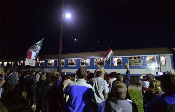 Fotó: Megérkezett a Csíksomlyó Expressz és Székely Gyors