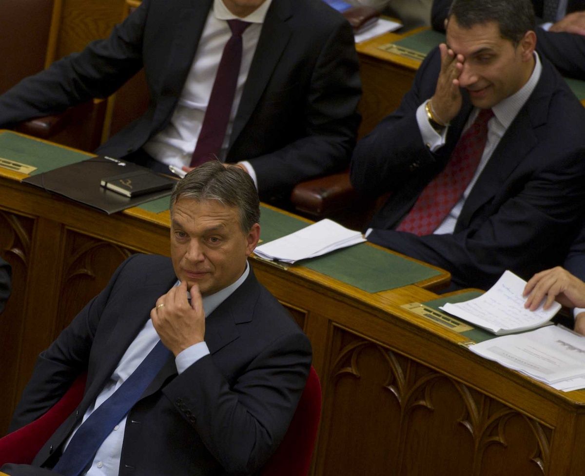 Orbán és Lázár titokban bankokkal találkozgat