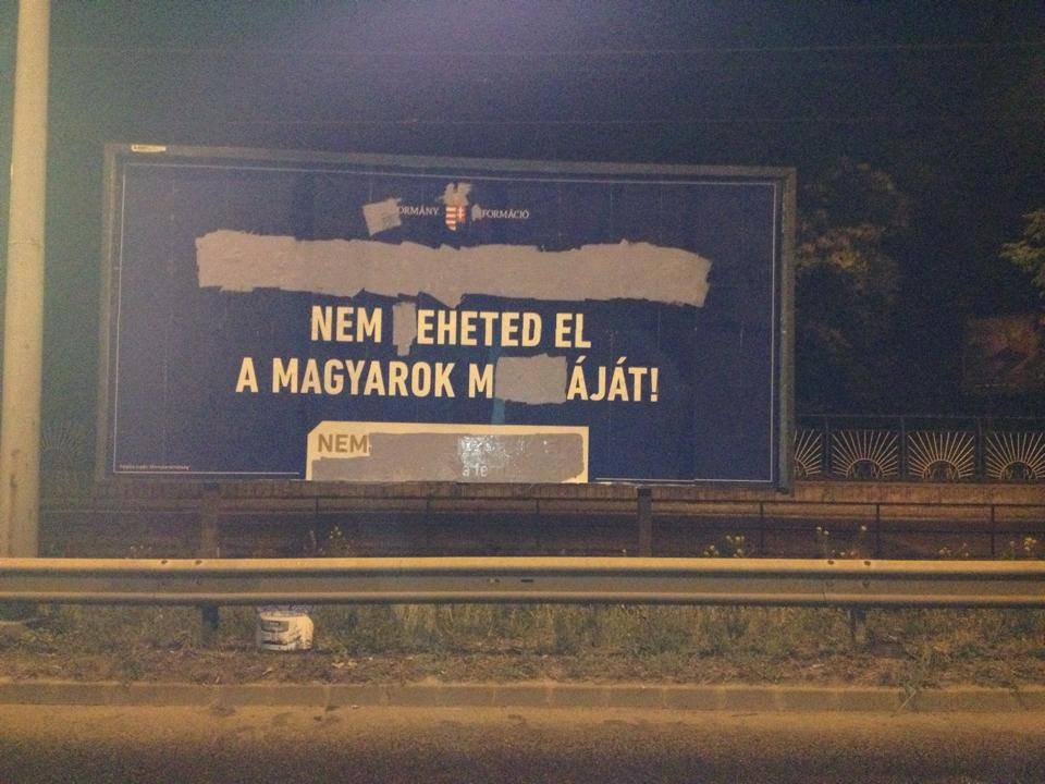 Bűncselekmény miatt indult eljárás két plakátrongáló ellen