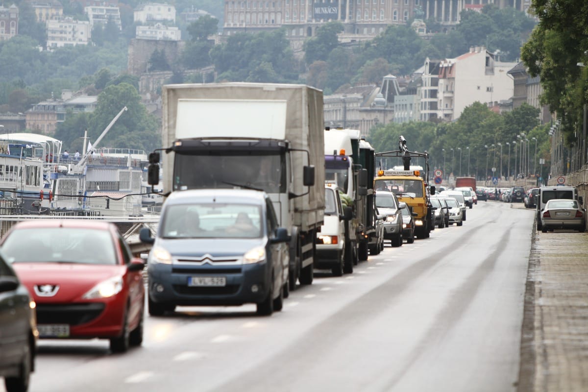 Az év közben váltóknak harmadával több a kgfb-díjuk