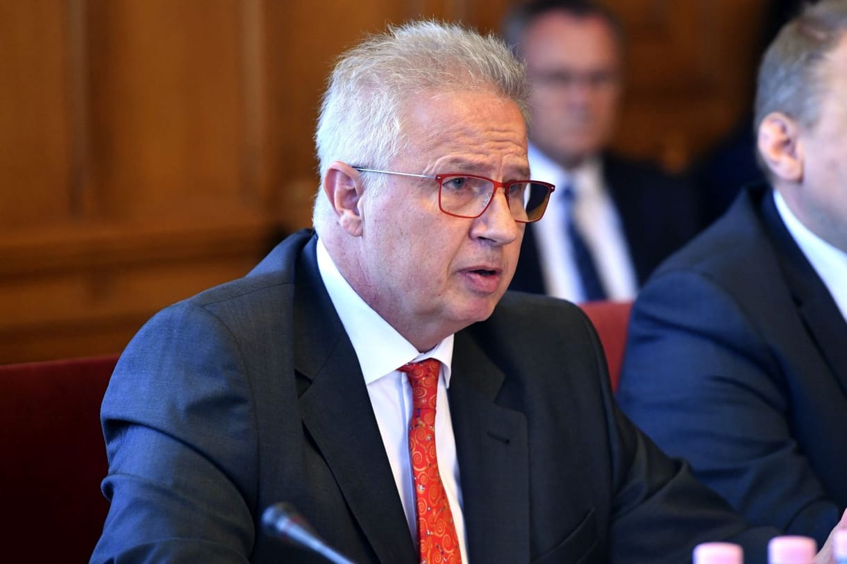 Trócsányi: nem sérül a bírói függetlenség