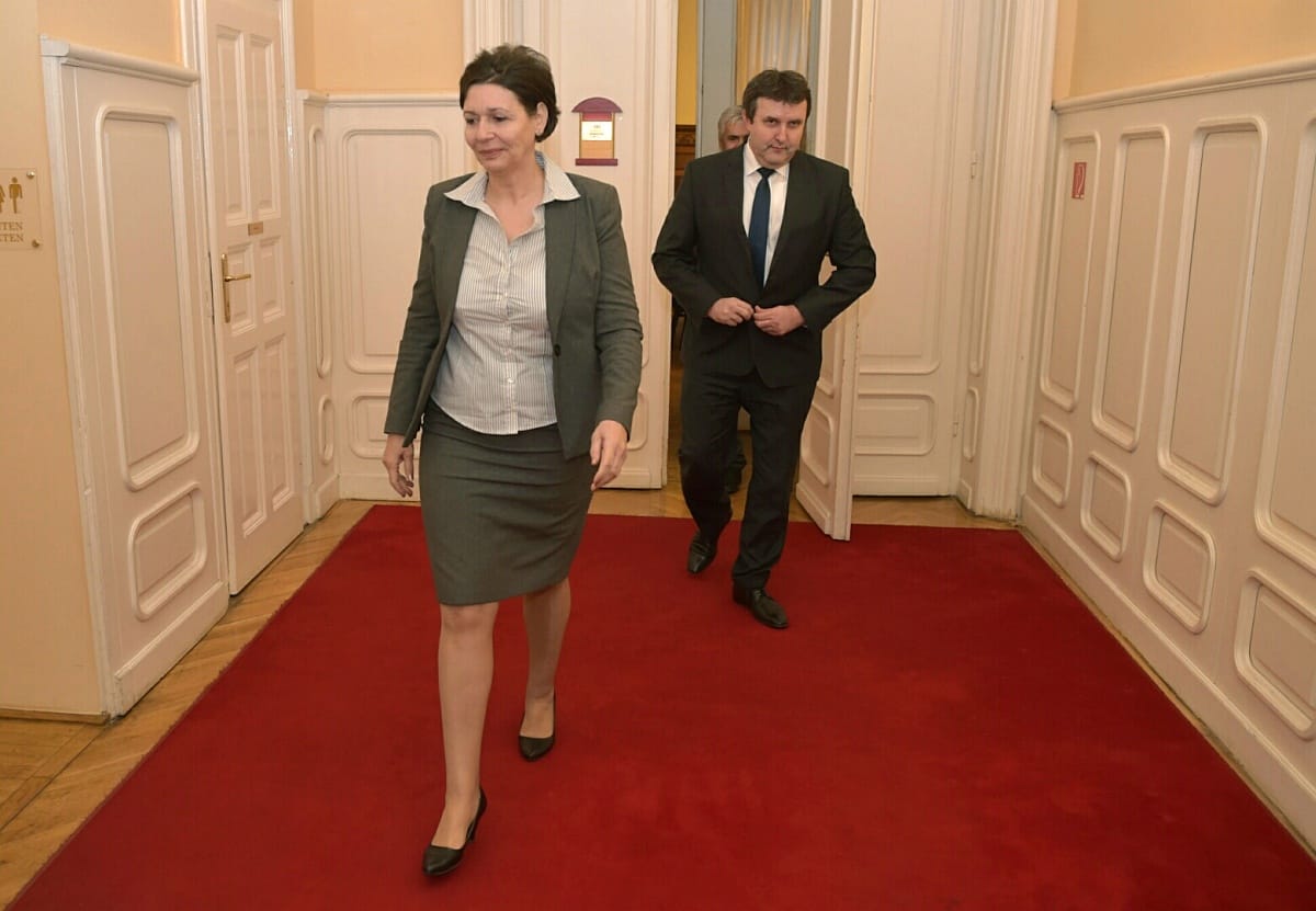 A nap, amikor odavágtak 38 milliárd forintot a Klikhez
